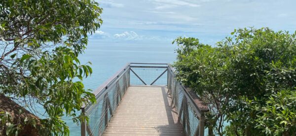 Whale-watching-boardwalk-jutting-out-to-coean